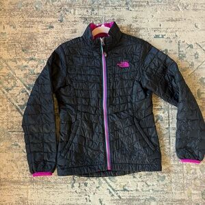 The North Face Thermoball lightweight Quilted Jacket Girls S 7/8 Black Primaloft